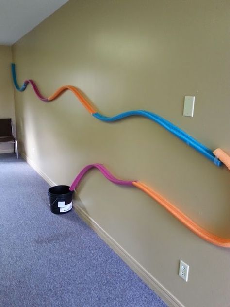 Pool Noodle Marble Run, Marble Run Birthday Party, Pool Noodle Race Track, Pool Noodle Wall, Wall Marble Run, Marble Run Ideas, Diy Sensory Wall, Pool Noodle Activities, Diy Marble Run