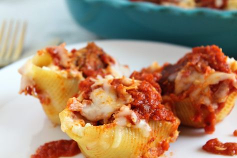 Meatball And Ricotta, Ricotta Cheese Stuffed Shells, Ricotta Stuffed Shells, Shell Pasta Recipes, Red Sauce Recipe, Stuffed Shells Ricotta, Jumbo Pasta Shells, Shells Recipe, Cheese Stuffed Shells