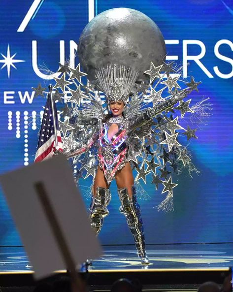 Must-See Costumes from the 2022 Miss Universe Competition: PHOTOS Miss Universe Outfits, Universe Outfit, Turquoise Jumpsuit, Phoenix Costume, Paraguay Flag, Puppet Costume, Miss Colombia, Wildlife Protection, America Outfit