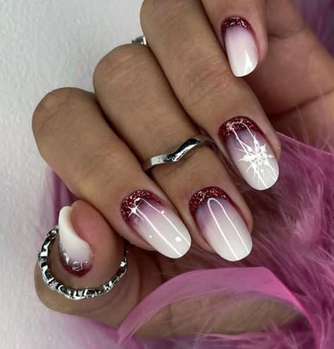 Nails Oval Christmas, Milky Christmas Nails, Nail Noel, Nails Elegant, Minimal Nails Art, Pointy Nails, Ombre Nail, Minimal Nails, Work Nails