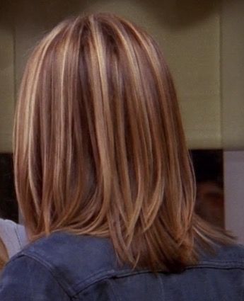 Rachel Green Blonde Highlights, Rachel Green Hair Highlights, Friends Rachel Hair Color, Rachel Friends Hair Color, Rachel Green Highlights, Rachel Highlights, Jennifer Anniston Hair Color, Rachel Green Hair Color, Rachel Green Haircut Layers