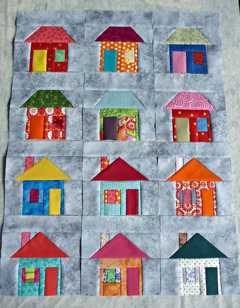 Door Quilt, Houses Quilt, Beginner Quilts, Butterfly Quilt Pattern, Free Paper Piecing Patterns, Village Quilt, House Quilt Block, Patchwork Quilting Designs, House Quilt Patterns