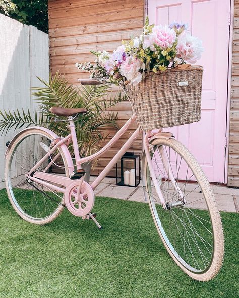 Bike As Decor, Bikes With Flowers, Bicycle Decorating Ideas, Vintage Bicycles With Flowers, Bike Decorating Ideas, Bicycle Makeover, Vintage Bicycle Decor, Painted Bicycle, Bike With Flowers