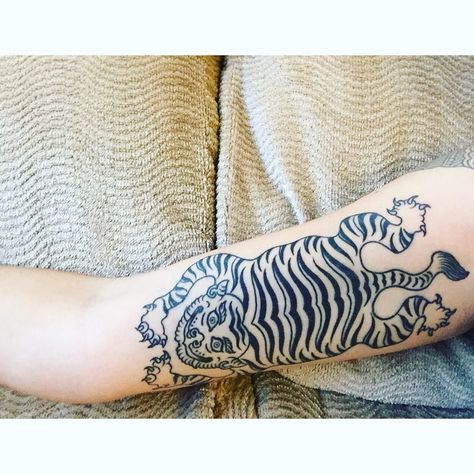 #tiger #tattoo #tibet Tattoo Stomach, Rug Tattoo, Tibetan Tiger Rug, Tibetan Tiger, Tiger Rug, Tiger Tattoo, Hand Henna, Tibet, Hand Tattoos