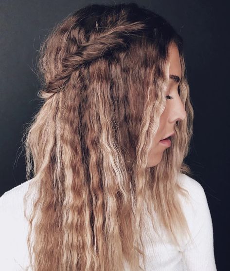 Easy Winter Hairstyles, Long Hair Trends, Hair Crimper, Crimped Hair, 90s Hairstyles, Sleek Ponytail, Hairdo For Long Hair, Winter Hairstyles, Grunge Hair