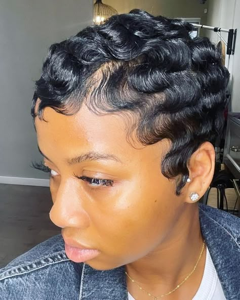 Pixie Waves, Hairdo Inspiration, Women Bob Haircut, 90s Pixie, Finger Waves Short Hair, Short Relaxed Hairstyles, Finger Wave Hair, Hair 101, Short Hair Images