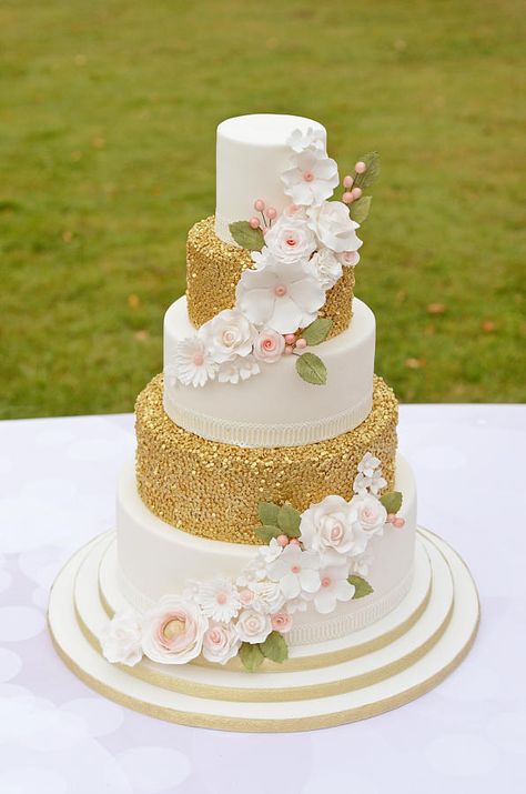 A little bit of sparkle - Cake by The Chain Lane Cake Co. 5 Tier Cake, Lane Cake, Bling Wedding Cakes, Fancy Wedding Cakes, 50th Anniversary Cakes, 50th Birthday Cake, Wedding Cakes With Cupcakes, Tier Cake, Gold Cake