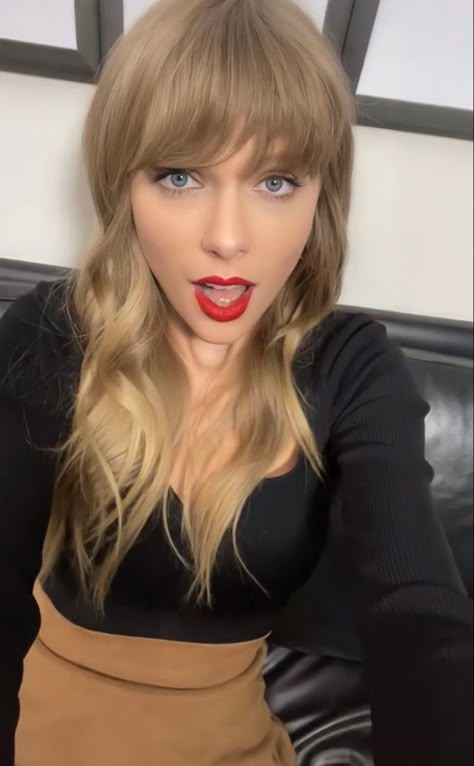 Taylor Swift Selfie, Taylor Swift Diet, Taylor Swift News, Taylor Swift New, All About Taylor Swift, Red Taylor, Long Live Taylor Swift, Live Taylor, Taylor Swift Pictures