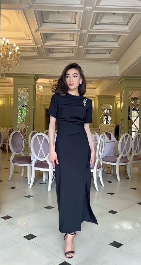 Modest Date Night Dress, Church Wedding Outfit Guest, Old Money Wedding Guest Dress, Modest Wedding Guest Outfit, Wedding Guest Dress Modest, Modest Jumpsuit, Modest Black Dress, Black Mermaid Dress, Full Sleeves Dress