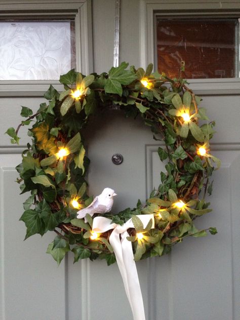 Ivy Christmas wreath Christmas Crown, Ivy Vine, Beautiful Christmas, Christmas Wreath, Baby Photography, Christmas Decoration, Ivy, Vines, Christmas Wreaths