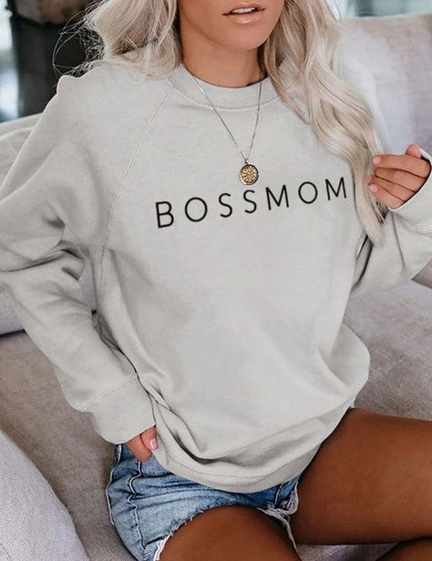 Look Short Jeans, Boss Mom, Soccer Mom Shirt, Sweatshirt Graphic, Raglan Sweatshirt, Look Short, Text Print, Mom Sweatshirt, Mom Boss