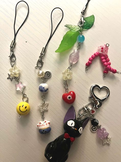 Backpack Bead Keychain, Beaded Keychains Aesthetic, Beaded Keychains, Stardust, Jewelry Inspo, Beaded Jewelry, Beads