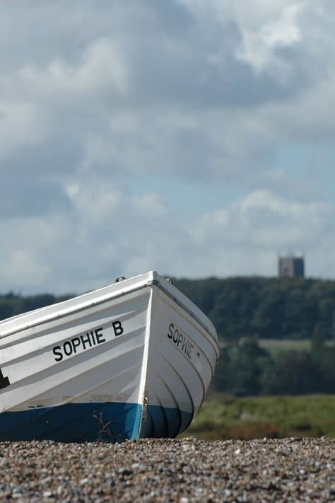 White and Blue Jon Boat on Seashore Boat Background, Akram Khan, Crazy Backgrounds, Sea Angling, Fall Fishing, Stock Background, Salt Water Fishing, Blurred Background Photography, Desktop Background Pictures