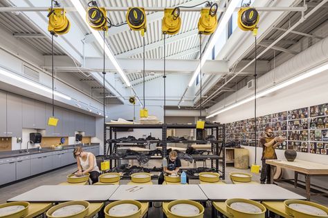 Gallery of Jackson Dinsdale Art Center / TACK architects - 33 Art School Interior Design, Art School Interior, Art Center Design, Makerspace Design, Makers Space, Stem School, Galleries Architecture, Design Studio Workspace, Open Ceiling