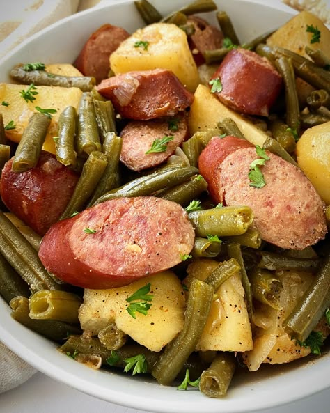 Foil Meals, Bbq Foods, Potatoes Green Beans, Oven Meals, Green Beans Side Dish, Potatoes And Green Beans, Smoked Sausage Recipes, Fish Fingers, Foil Dinners