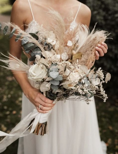 Florist Instagram, Bouquet Bride, Boho Wedding Decorations, Wedding Goals, Wedding Mood, Bride Bouquets, Wedding Deco, Flower Bouquet Wedding, Backyard Wedding