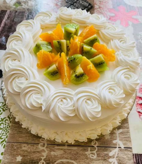 Kiwi Cake Decoration, Kiwi Cake, Cake Decor, Sweet Cakes, Cake Decoration, Party Food, Kiwi, Cake Decorating, Mango