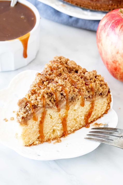 Cinnamon Graham Cracker Crust, Yummy Fall Desserts, Apple Crumb Cake, Dessert Fall, Apple Crisp Cheesecake, Apple Crumb Cakes, Apple Coffee, Apple Coffee Cakes, Pumpkin Coffee Cakes