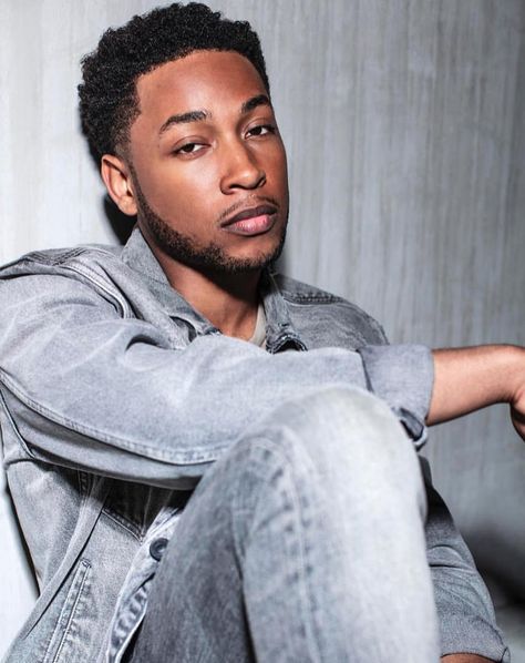 Jacob Latimore, Latin Men, Hot Actors, Light Skin, Brown Skin, Pictures To Draw, Black Men, Most Beautiful, Actors