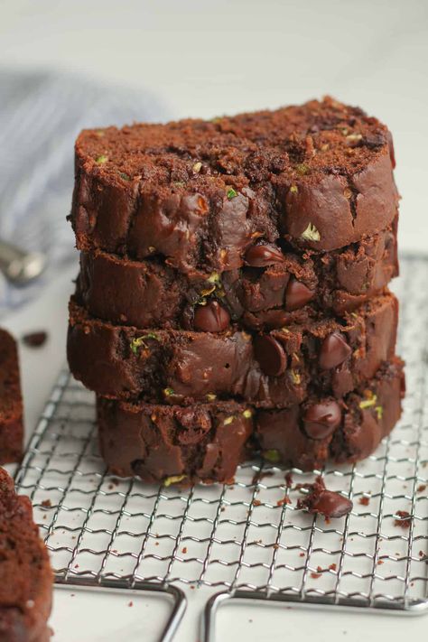 Chocolate Banana Zucchini Bread Healthy Chocolate Banana Bread, Banana Zucchini Bread, Banana Bread With Oil, Banana Zucchini, Healthy Chocolate Banana, Protein Banana Bread, Chocolate Banana Bread Recipe, Banana Bread Ingredients, Chocolate Zucchini Bread