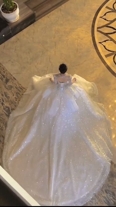 Fairytale Dress Princesses Ball Gowns, Princess Aesthetic Dresses, Wedding Dress Video, Fairytale Wedding Dress Princesses, Princess Dresses Aesthetic, Disney Fairytale Wedding Dress, Princess Dress Fairytale, Princess Videos, Wedding Dresses Videos