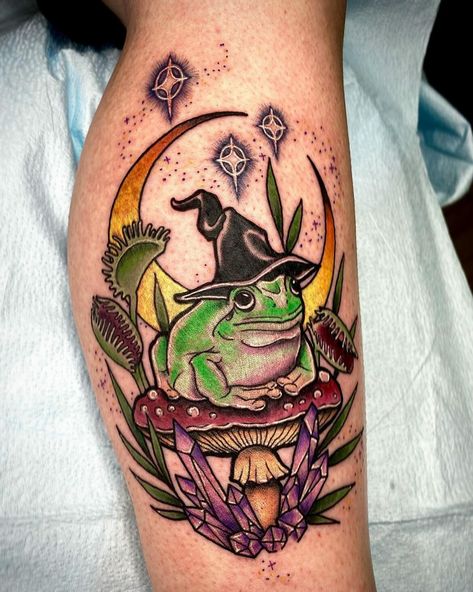 Spooky Color Tattoo, Spooky Frog Tattoo, Witch Frog Tattoo, Witchy Frog Tattoo, Mushroom Frog Tattoo, Frog Mushroom Tattoo, Mushroom Sleeve, Frog Tattoo Ideas, Witchy Frog