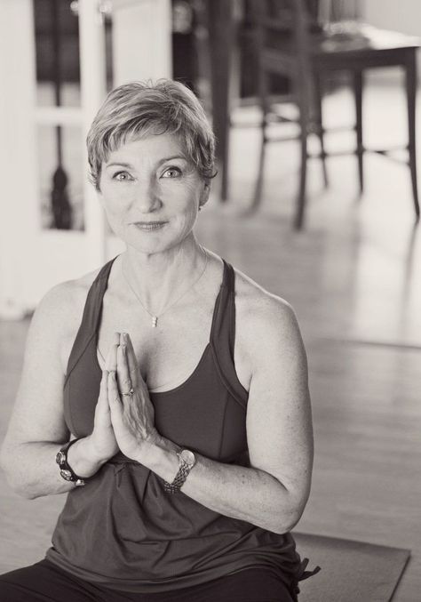 Meet the Author! In addition to being a National Ayurvedic Medical Association (NAMA) certified practitioner, a certified yoga teacher and TED speaker, Kerry Harling is the only Ayurveda Practitioner attached to the Consortium, with her home practice at the University of Pittsburgh’s Center for Integrative Medicine. She practices all over world and has speaking engagements across the USA. Her new book is released on May 28th, but you can pre-order today. Ayurveda Practitioner, Ted Speaker, Ayurveda Practices, Metabolic Type, Books On Ayurveda, Ayurveda What Is, The Ayurveda Experience, Meet The Author, Unhealthy Habits