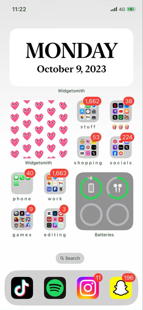 Wallpaper Layouts Iphone, Asthetic Ways To Set Up Your Phone, How To Design Your Phone, Cute Phone Set Ups, Organization Ideas For Phone, Organizing Ideas For Phone, Widgets Phone Ideas, Cute Ways To Decorate Your Phone, Homescreen Layout Preppy