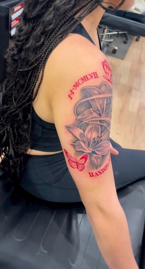 Girly Sleeve Tattoo, Baddie Tats, Flower Neck Tattoo, Gold Piercings, Tattoo On Chest, Cute Thigh Tattoos, Girl Thigh Tattoos, Chest Ideas, Hip Thigh Tattoos