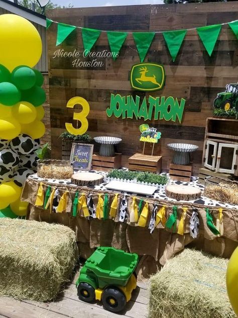 John Deere Party Decorations, Tractor Birthday Party Theme, John Deere Birthday Party, John Deere Party, John Deere Birthday, Tractor Birthday Party, Tractor Party, Farm Animals Birthday Party, Farm Themed Birthday Party