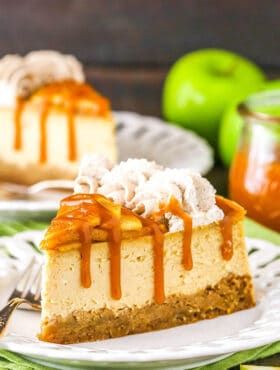 Apple Blondie Cheesecake, Blondie Cheesecake, Cheesecake Flan, Cheesecake Apple, Baked Caramel Apples, Apple Blondies, Life Love And Sugar, Baked Caramel, Caramel Filling