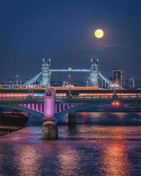 Millenium Bridge, London Millenium Bridge, London Bridge At Night, Gateshead Millennium Bridge, Tower Bridge London Photography, Sunrise Brooklyn Bridge, Broken Glass, Bay Bridge, Show Me