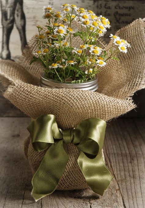 12 Burlap Vase Wraps Mason Jar Wedding Decoration Burlap Mason Jar Country Wedding Decoration Burlap Decor Country Rustic Home Decor via Etsy Burlap Centerpieces, Burlap Projects, Tafel Decor, Burlap Decor, Burlap Crafts, Mason Jar Wedding, Burlap Wedding, Burlap Fabric, Diy Centerpieces