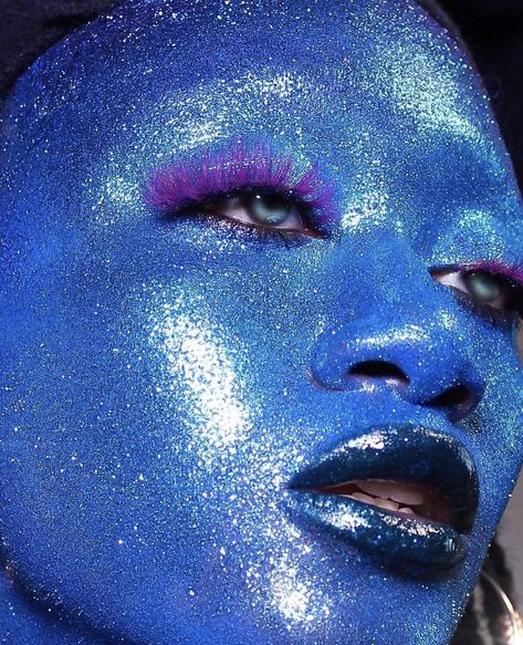 Iridescent Makeup Looks Black Women, Purple Skin Character, Galactic Makeup, Cat Logos, Alien Makeup, Blue Alien, Skins Characters, Space Dust, Glitter Face