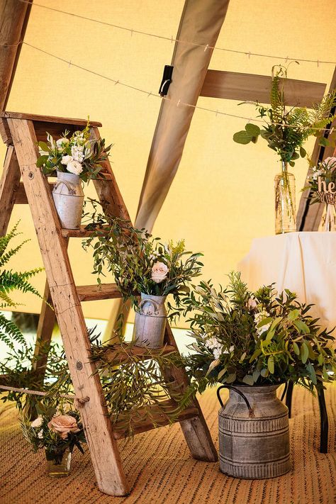 Hill Top Farm, Ladder Wedding, Top Farm, Tafel Decor, Rustic Party, Diy Rustic Decor, Tipi Wedding, Rustic Theme, Marquee Wedding