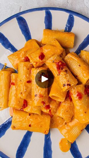 Garlic Confit Pasta, Garlic Confit, Tomato Pasta, Creamy Pasta, One Pan Meals, October 5, Tiny Homes, Pasta Recipes, Garlic