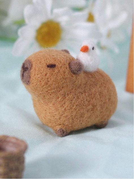 Capybara Craft, Mini Craft, Needle Felting Projects, Cute Funny Dogs, Needle Felted Animals, Homemade Crafts, Birthday Wishlist, Diy Materials, Felt Animals