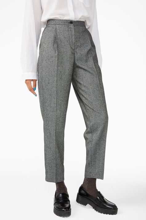 Grey Trousers Outfit Women, Tapered Pants Outfit, Grey Trousers Outfit, Blue Linen Trousers, Linen Outfits, Trousers Outfit, Professional Work Outfit, Trouser Outfit, Everyday Clothing