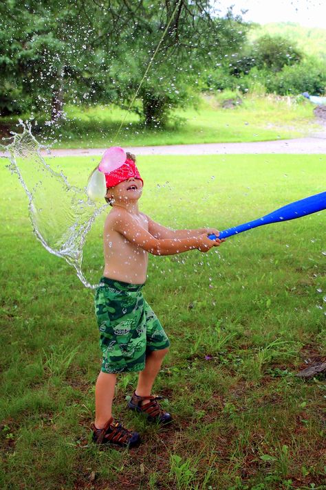 Water balloon bash (water balloon pinata) is a fun summer game for kids of all ages. It's perfect for summer picnics, birthday parties, home, school, or camp. #water #balloon #summer Field Day Games, Mud Pies, Summer Boredom, Water Games For Kids, Water Games, Water Party, Outdoor Activities For Kids, Summer Games, Water Balloons