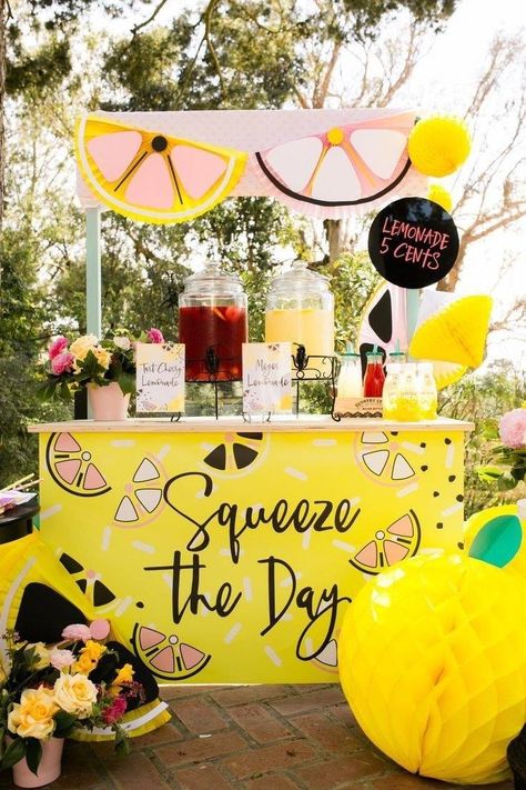 Lemonade Party Ideas, Lemonade Stand Birthday Party, Kids Lemonade Stands, Lemonade Stand Birthday, Lemonade Stand Party, Lemon Themed Party, Diy Lemonade Stand, Kids Lemonade, Diy Lemonade