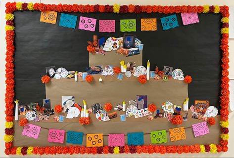 Ofrenda Bulletin Board, School Ofrenda Ideas, Spanish Bulletin Board Ideas Preschool, School Ofrenda, Classroom Ofrenda, Dia De Los Muertos Bulletin Board Ideas, Dia De Los Muertos Classroom Ideas, Dia De Los Muertos Classroom Door Ideas, Day Of The Dead Bulletin Board