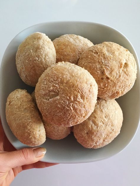 Gluten-free Oat Rolls - fitfoodieselma Oat Rolls, Wheat Rolls, Whole Wheat Rolls, Homemade Pizza Rolls, Homemade Buns, Gluten Free Yeast Free, Gluten Free Buns, Gluten Free Biscuits, Gluten Free Recipes Bread