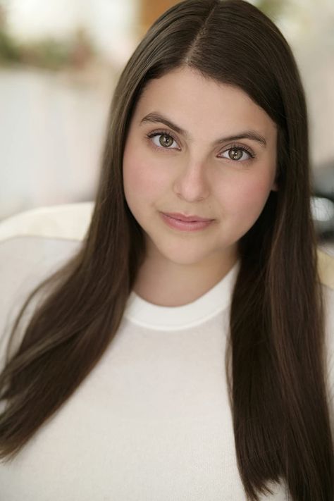 Beanie Feldstein, Hollywood Tv Series, Female Faceclaims, Female Faces, Star Actress, Comedy Film, Black Tv, Popular Tv Series, Wife And Kids