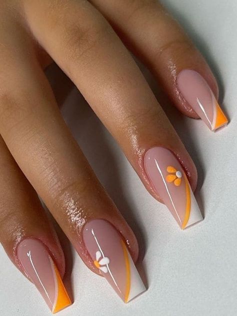 White and yellow side tips with flowers Orange Acrylic Nails, Elegant Touch Nails, Brown Acrylic Nails, Gel Toe Nails, Seo Google, Autumn Nail, Fancy Nails Designs, Beige Nails, Girly Acrylic Nails