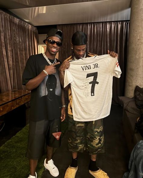 Vinicius Jr. ⚡️🇧🇷 on Instagram: "I knowwwww
I knowwwwwww
I knowwwwwwwww @travisscott 🌵🤝🏿7️⃣" Travis Scott Aesthetic, Travis Scot, Travis Scott Wallpapers, Meaningful Pictures, King Kylie, Rap Aesthetic, Mens Fashion Streetwear, Best Rapper, August 1