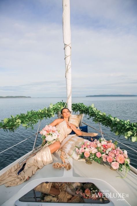 Yacht Wedding Decor, Boat Wedding Decorations, Boat Wedding Ceremony, Yacht Shoot, Boat Elopement, Wedding On A Boat, Gold And Pink Wedding, Wedding Boat, Wedding Yacht