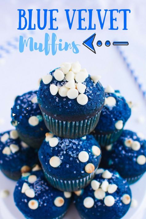 Blue Foods For Party, Week Snacks, Work Treats, Blue Velvet Cake, Velvet Desserts, Macaron Ice Cream Sandwich, Desserts Halloween, Baking Chart, Blue Velvet Cakes