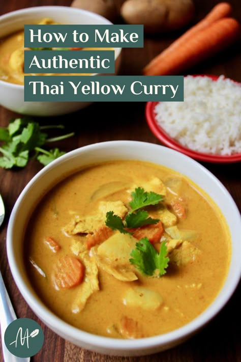 Slow Cooker Yellow Chicken Curry, Authentic Chicken Curry Recipe, Thai Yellow Curry Recipe, Thai Yellow Chicken Curry, Yellow Chicken Curry, Yellow Curry Chicken, Yellow Curry Recipe, Thai Yellow Curry, Thai Curry Recipes