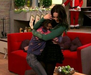 Jade And Tori Ship, Tori And Jade Ship, Tori X Jade, Jade X Tori, Jade And Tori, Tori And Jade, Jori Victorious, Jade Victorious, Jade And Beck