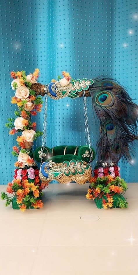 Kanha Ji Jhula Design, Kanha Decoration Ideas, Krishna Palki Decoration Ideas, How To Decorate Krishna Jhula, Kanha Janmashtami Decoration, Krishan Ji Jhula Decoration, Gopal Ji Jhula Decoration, Jhula Making For Laddu Gopal, Laddu Gopal Jhula Decoration Ideas